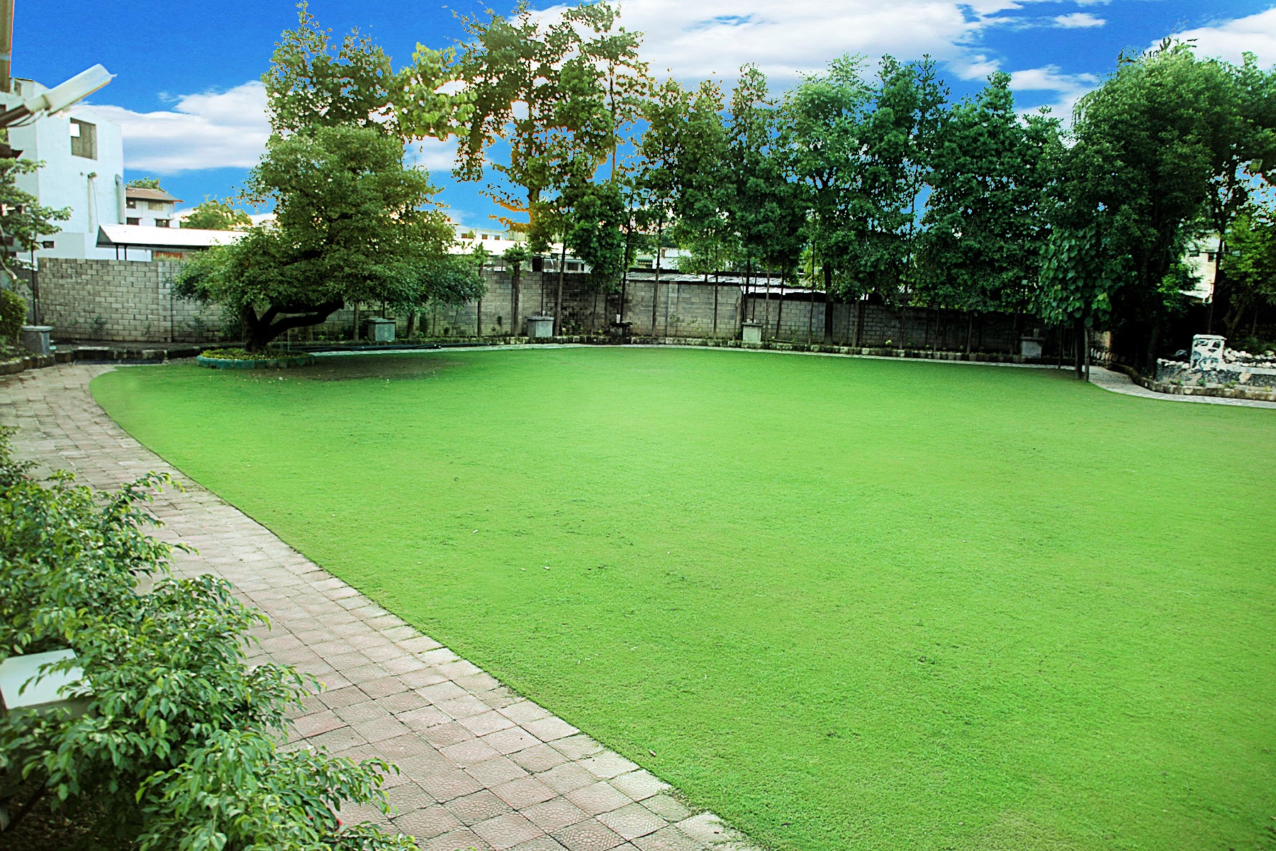 1st_Lower_Party_Lawns-2